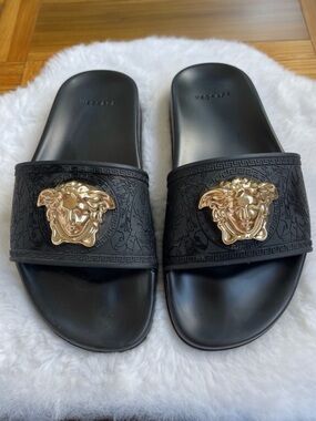 VERSACE medusa head slide on size 6.5
